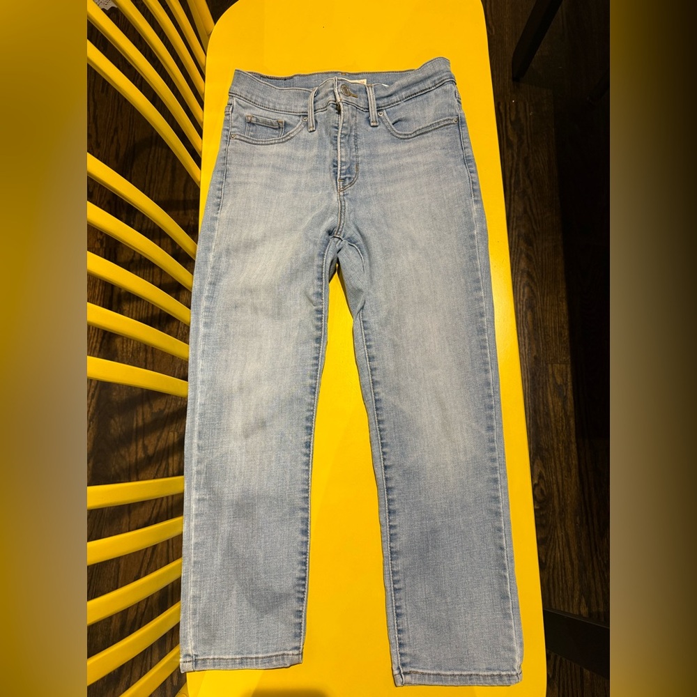 Women’s Light Blue Jeans